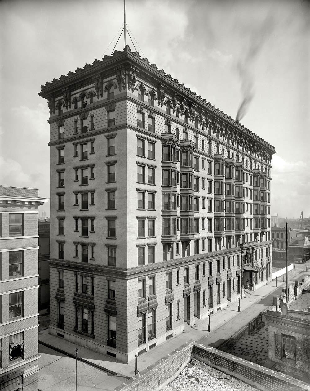 New Hotel Denechaud, Poydras Street, Now it’s Le Pavillon. New Orleans1908