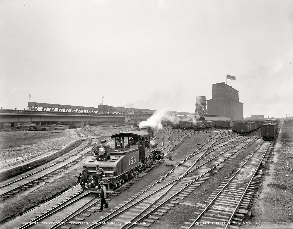 Stuyvesant elevators, docks, R.R. terminal at New Orleans, 1900