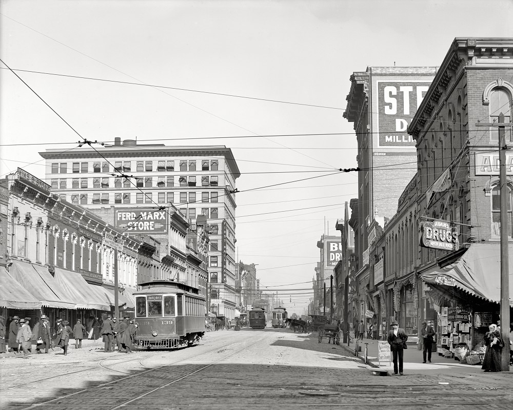 Second Avenue looking east, Birmingham, 1906