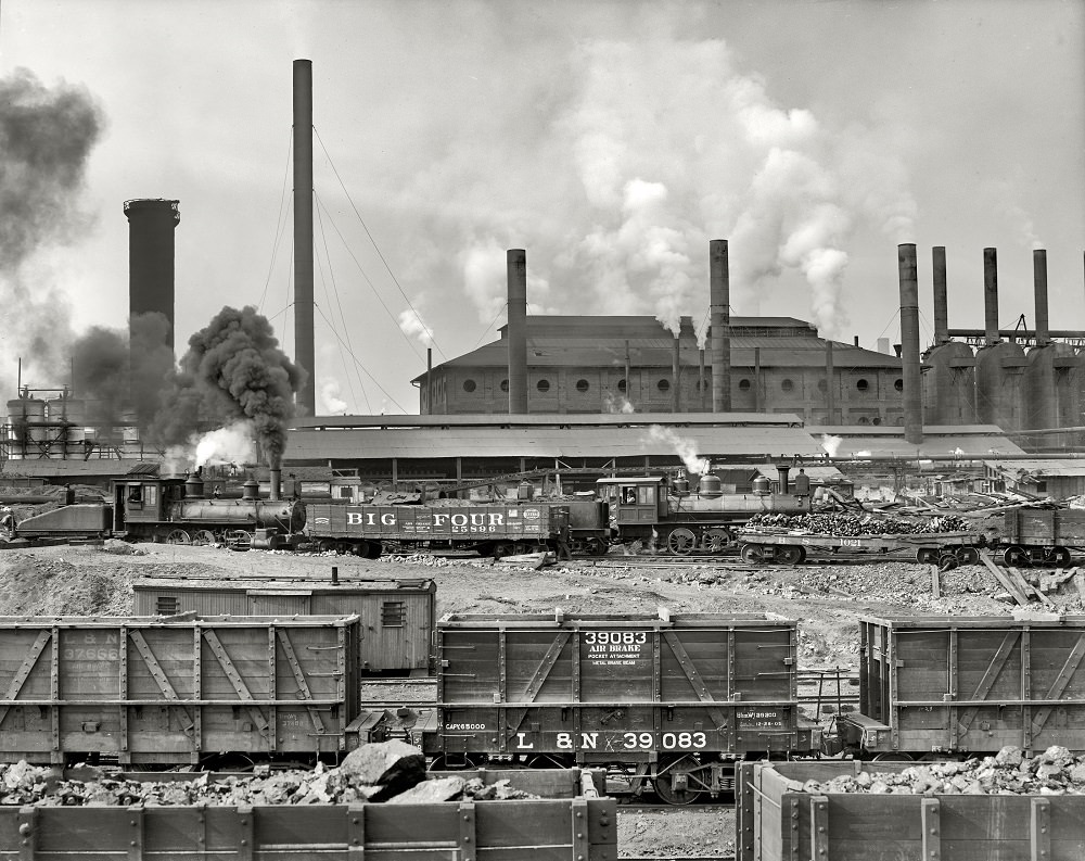 Tennessee Coal, Iron & Railroad Co.'s furnaces, Ensley, Alabama, circa 1906