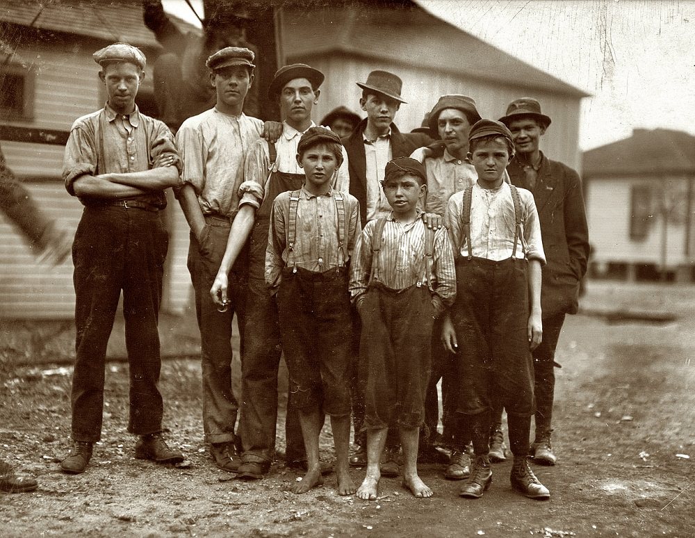 Workers in the Avondale Mills in Jefferson County, Birmingham, 1910