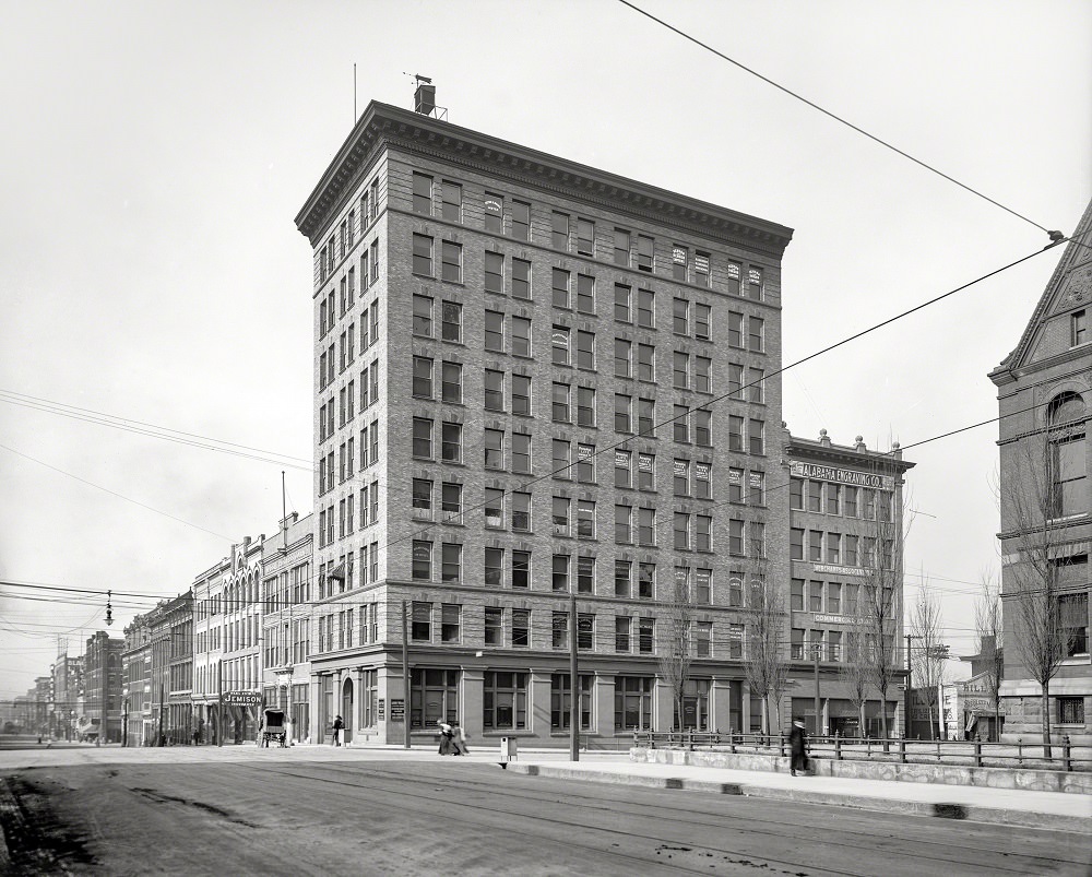 Guarantee Land and Trust Building, at Third Avenue and 21st Street, Birmingham, Alabama, circa 1906