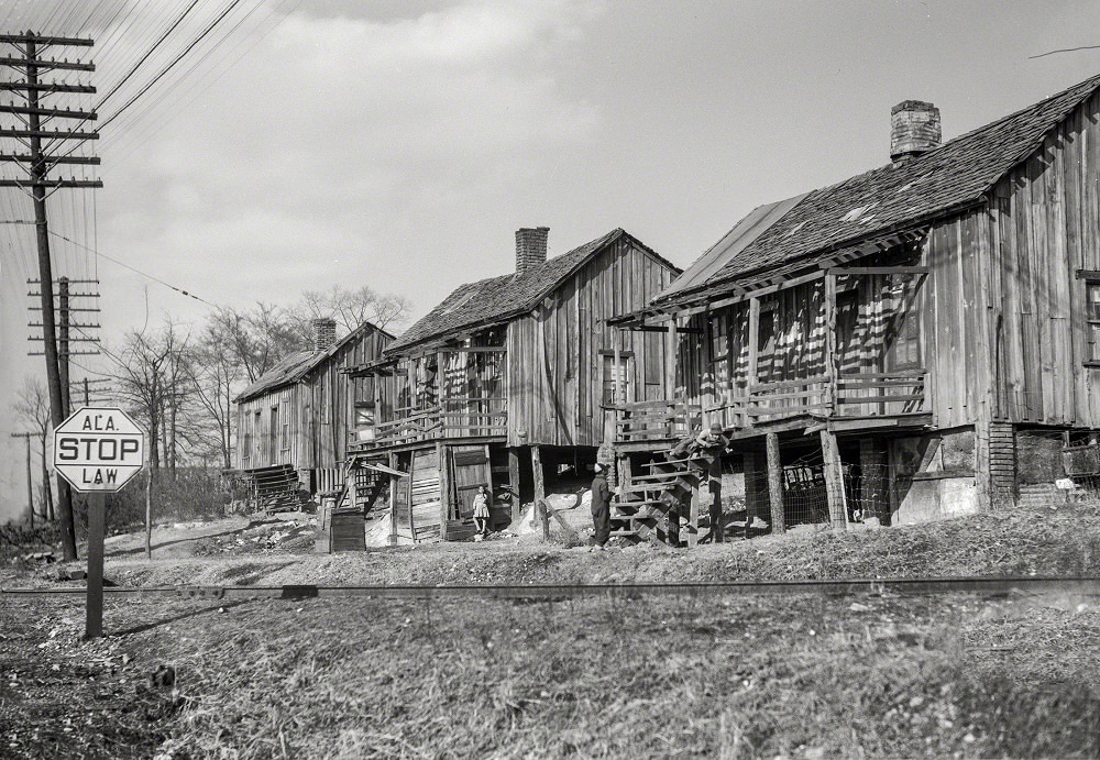 Coal miners' housing in Birmingham, Alabama, 1937