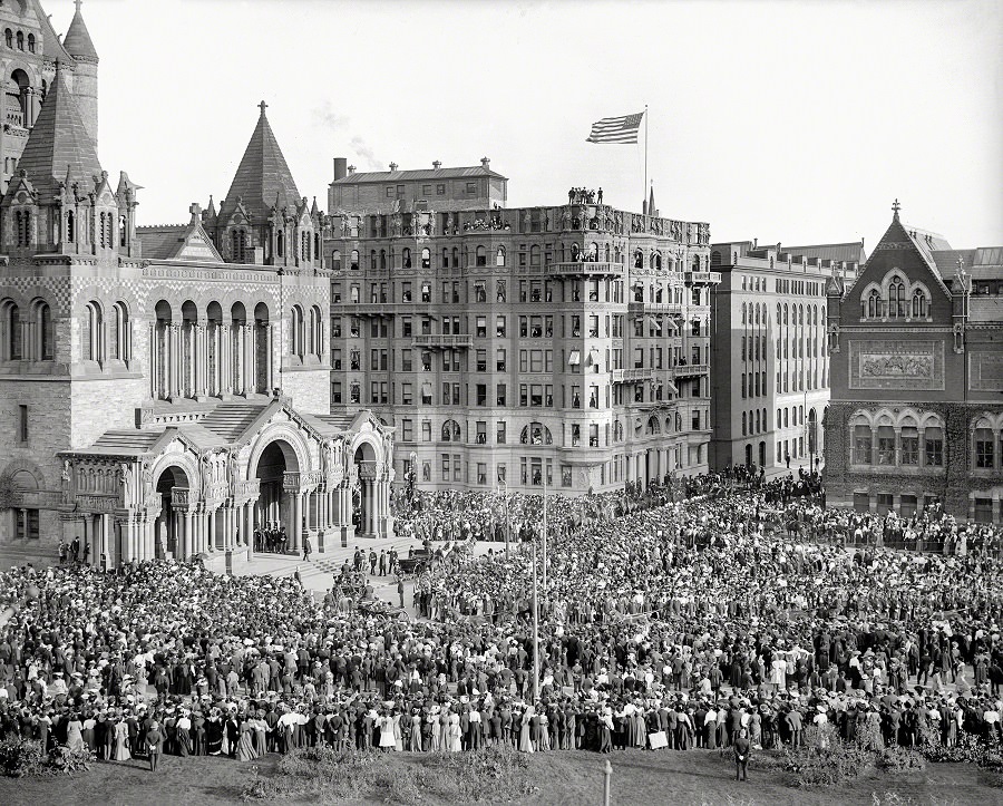 London honorables entering Trinity Church (Copley Square), Boston, 1903