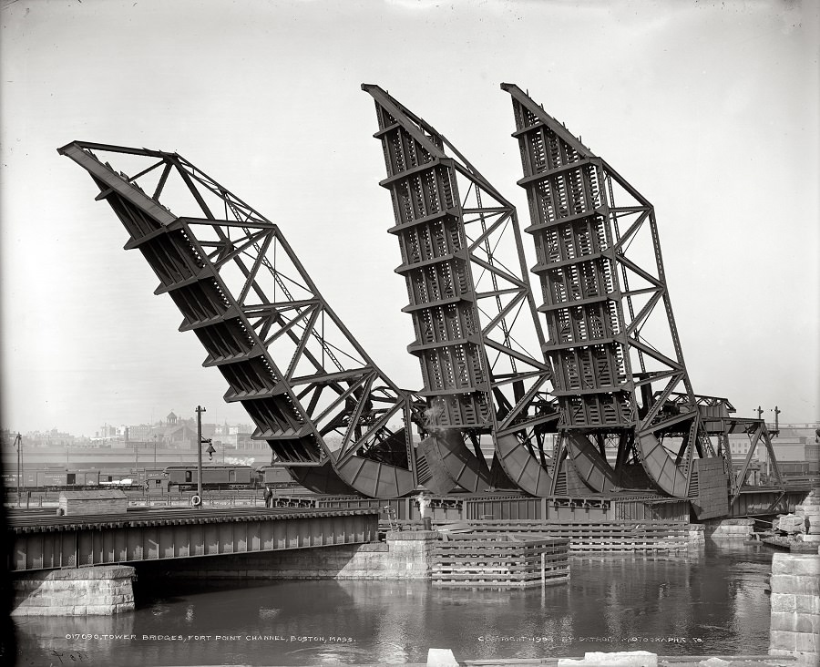 Tower bridges, Fort Point Channel, Boston, 1904