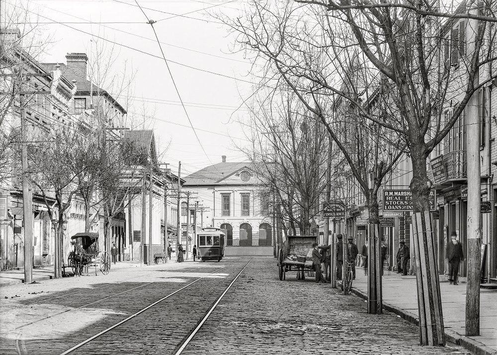 East Broad Street with a view of the Exchange Building & Custom House, Charleston, 1906