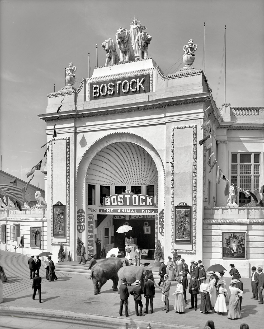 Bostock, Dreamland, Coney Island, New York circa 1905