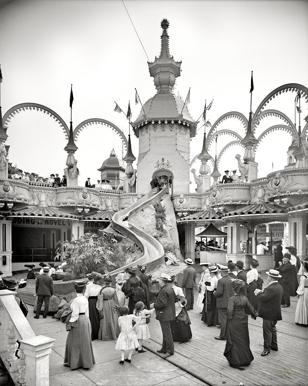 The Helter Skelter, Luna Park, Coney Island, New York circa 1905