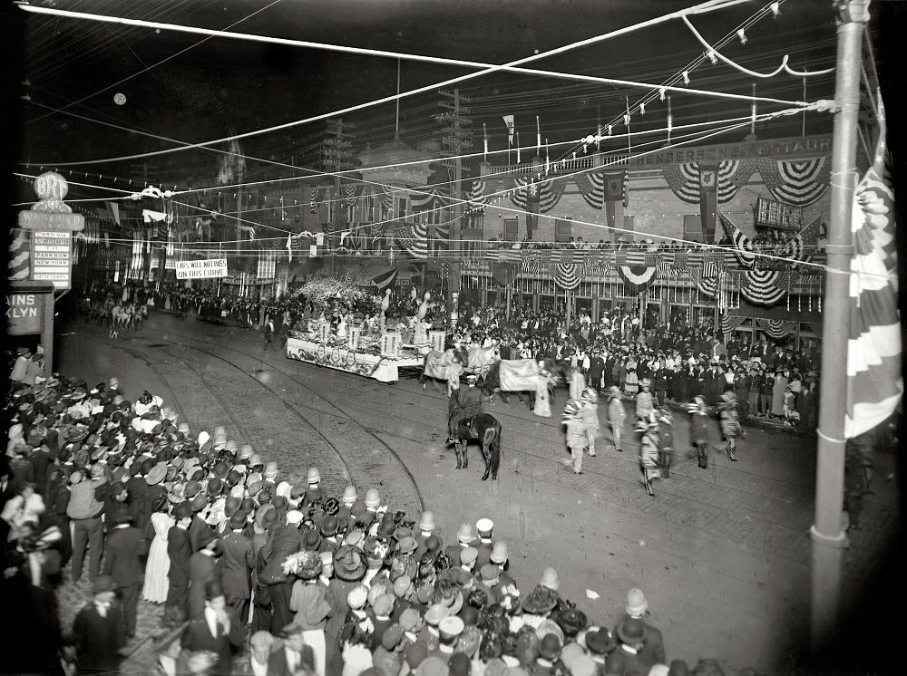 Bon temps New York style, Coney Island Mardi Gras, 1908