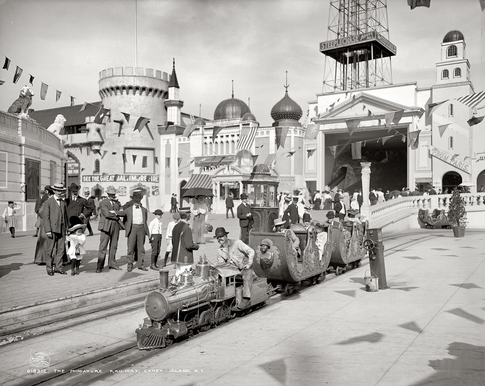 The miniature railway, Coney Island, New York circa 1905