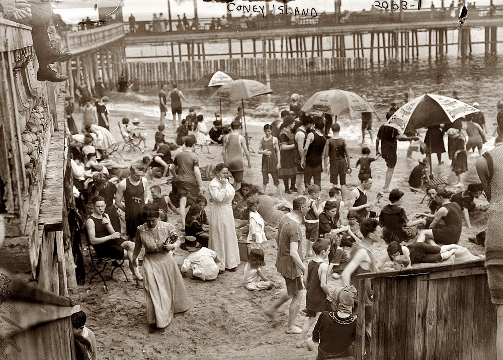 A torta séta a Luna Parkban, a Coney Island-en, 1911. június 13-án