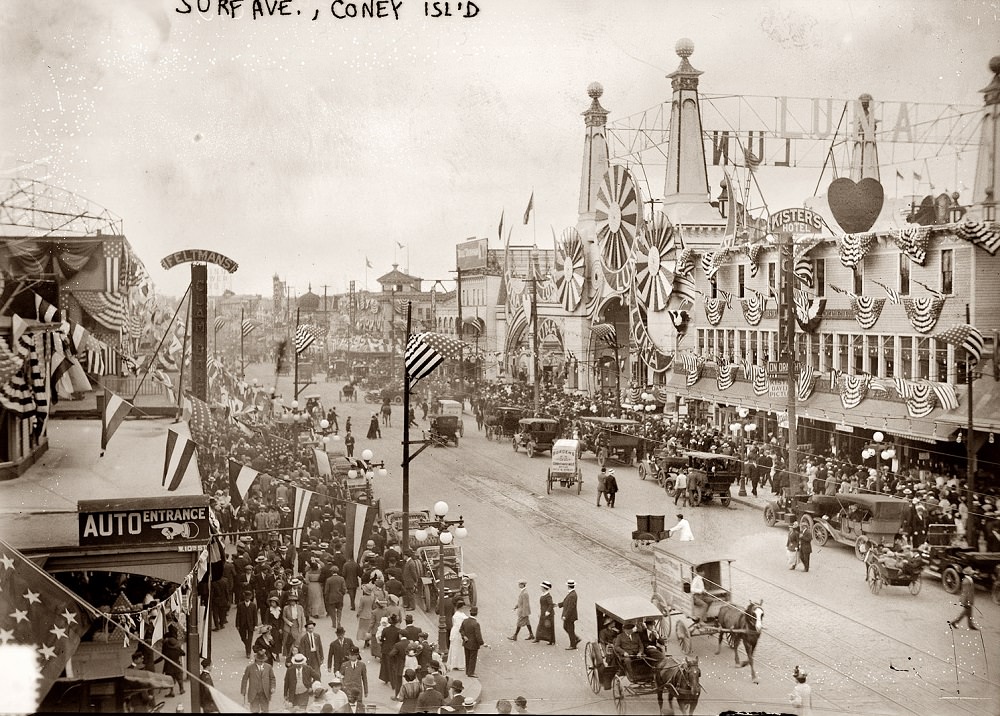 Surf Avenue on Coney Island, with Feltman's Clam Bake on the left, 1913