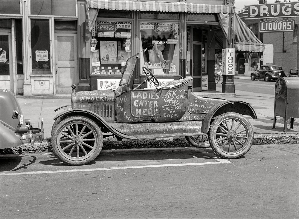 Car belonging to 'Hep Cats' on main street in Louisville, Kentucky, August 1940