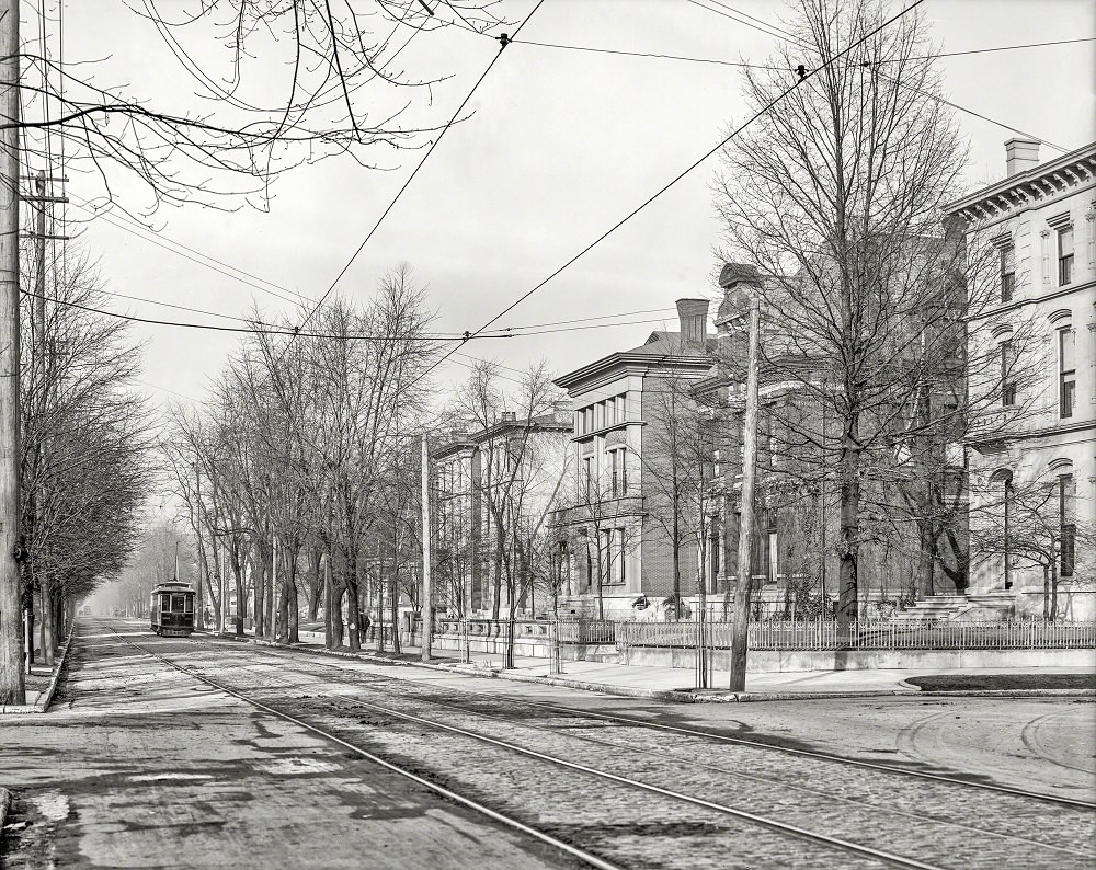 Fourth Avenue, Louisville, Kentucky, 1906