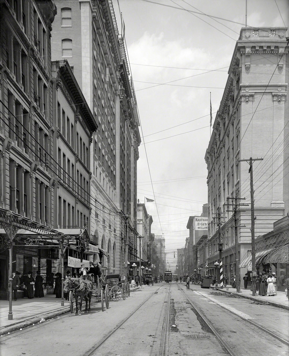 Fourth Street, Louisville, 1905