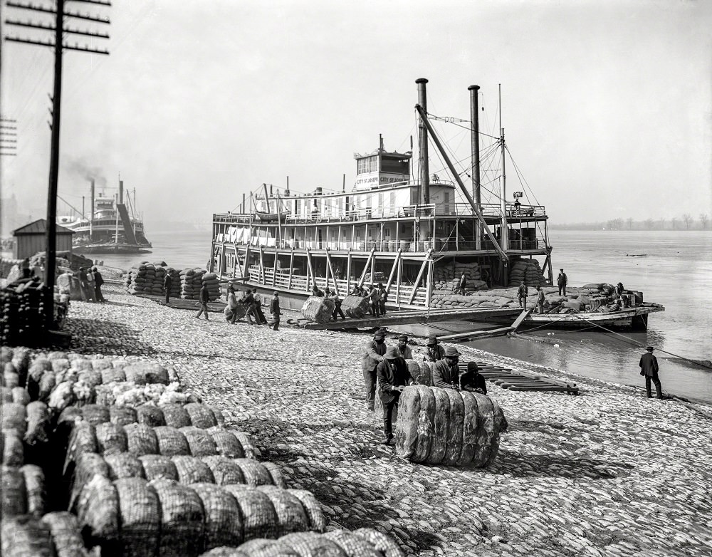 The sternwheeler City St. Joseph on the Mississippi River circa 1910