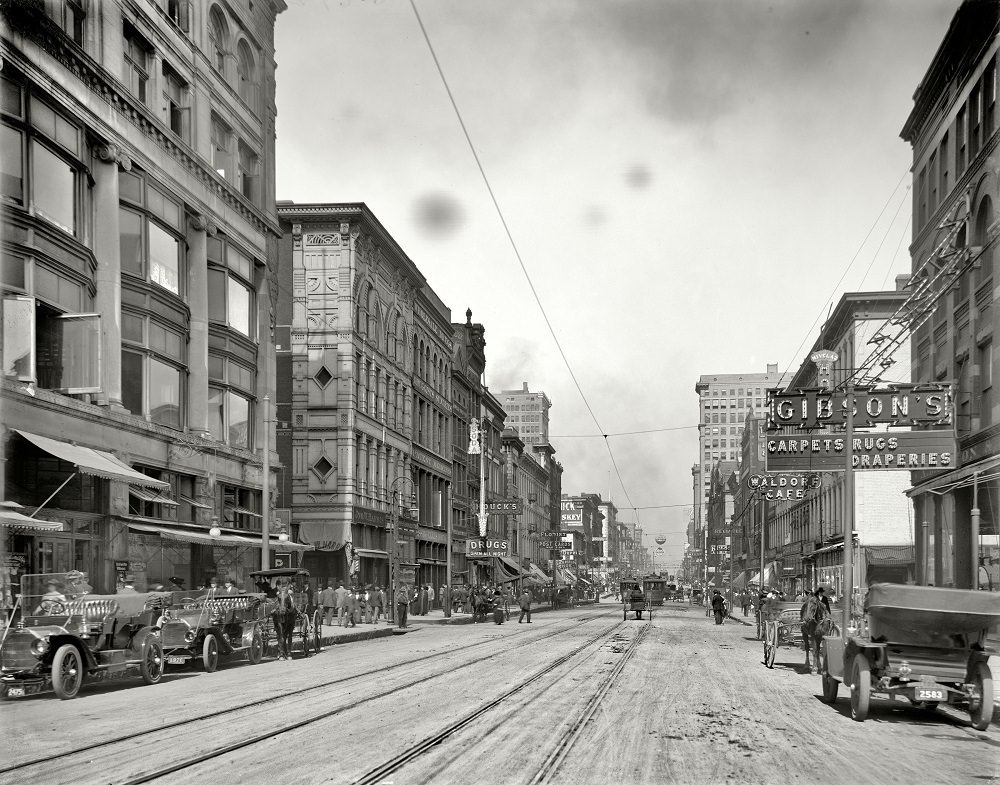 Main Street, north from Gayoso Avenue, Memphis, 1910