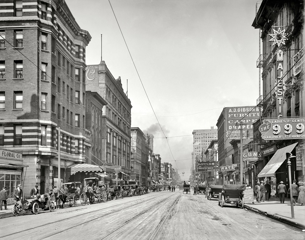 Main Street north from Gayoso Avenue, Memphis, 1910