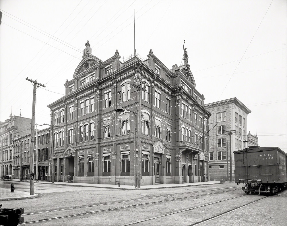 Cotton Exchange, a building with beaucoup bling, Mobile, Alabama, circa 1906