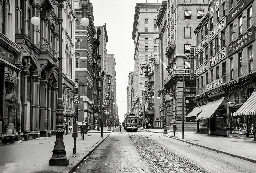 Chestnut Street west from 12th, Philadelphia circa 1910