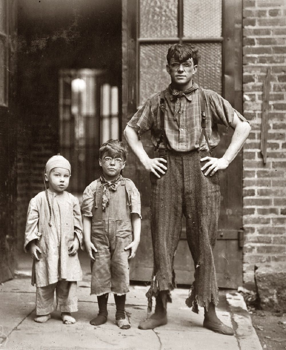 Four Novelty Grahams, acrobatic performers at the Victoria Theatre, Philadelphia, 1910