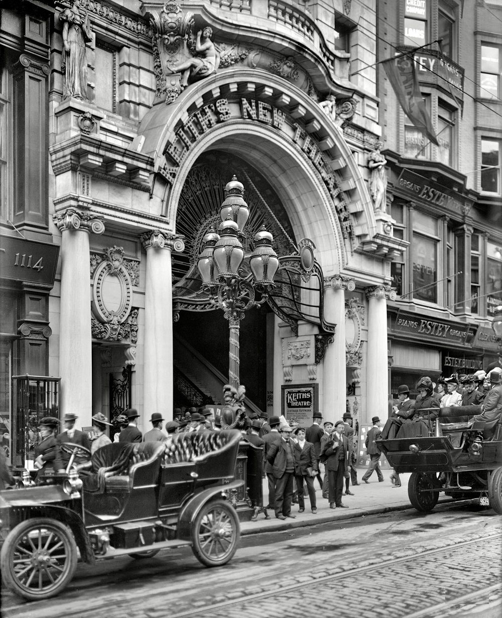Entrance to Keith's Theatre, Philadelphia, 1907
