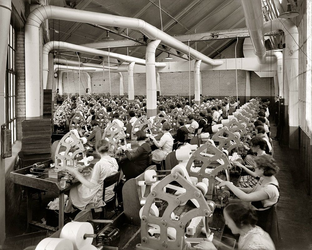 Atwater Kent radio factory in Philadelphia, 1925