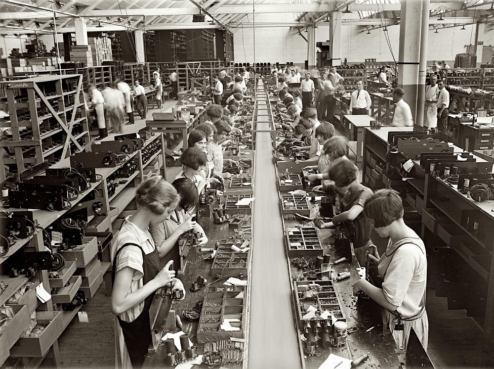 Radio set assembling room, 1925