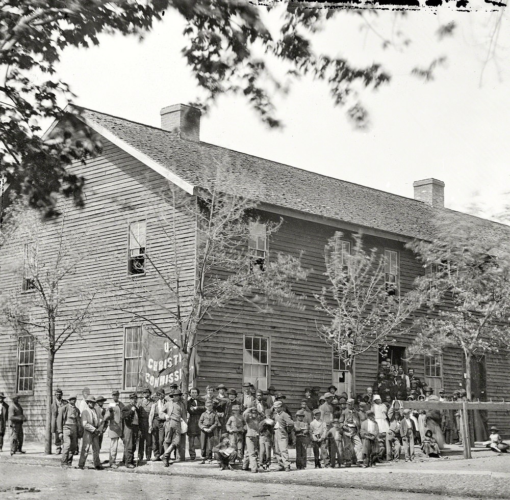 Crowd before headquarters of the U.S. Christian Commission, Richmond, Virginia, April 1865