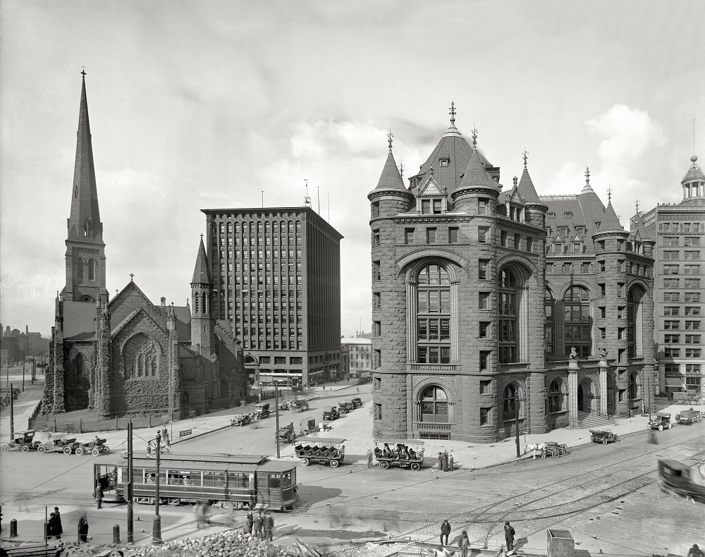 Shelton Square, and St. Paul's Episcopal Cathedral, Prudential Building, Erie County Savings Bank, Buffalo, New York, circa 1908