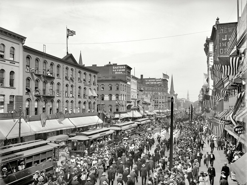Labor Day parade, Main Street, Hotel Iroquois, Buffalo, 1900