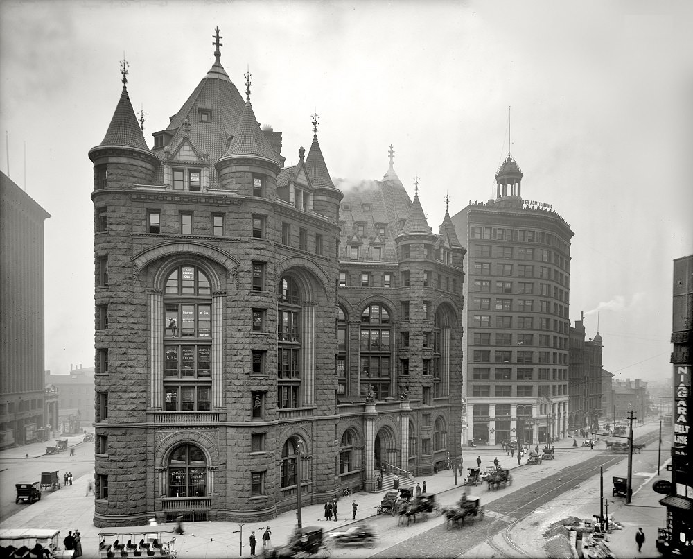 Erie County Savings Bank, Niagara Street. Buffalo, New York, circa 1904 ...