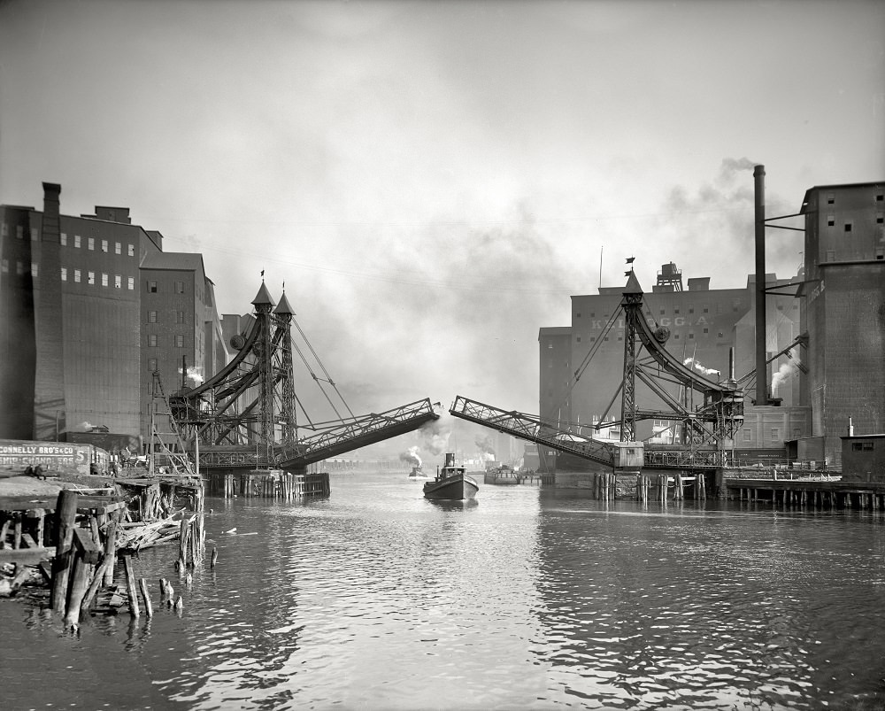 Jack-Knife Bridge, City Ship Canal, foot of Michigan Street. Buffalo, New York, circa 1905