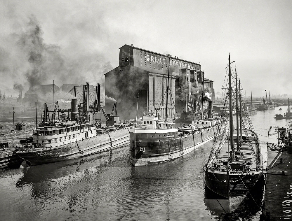 Great Northern elevator and shipping, Buffalo, New York, circa 1900