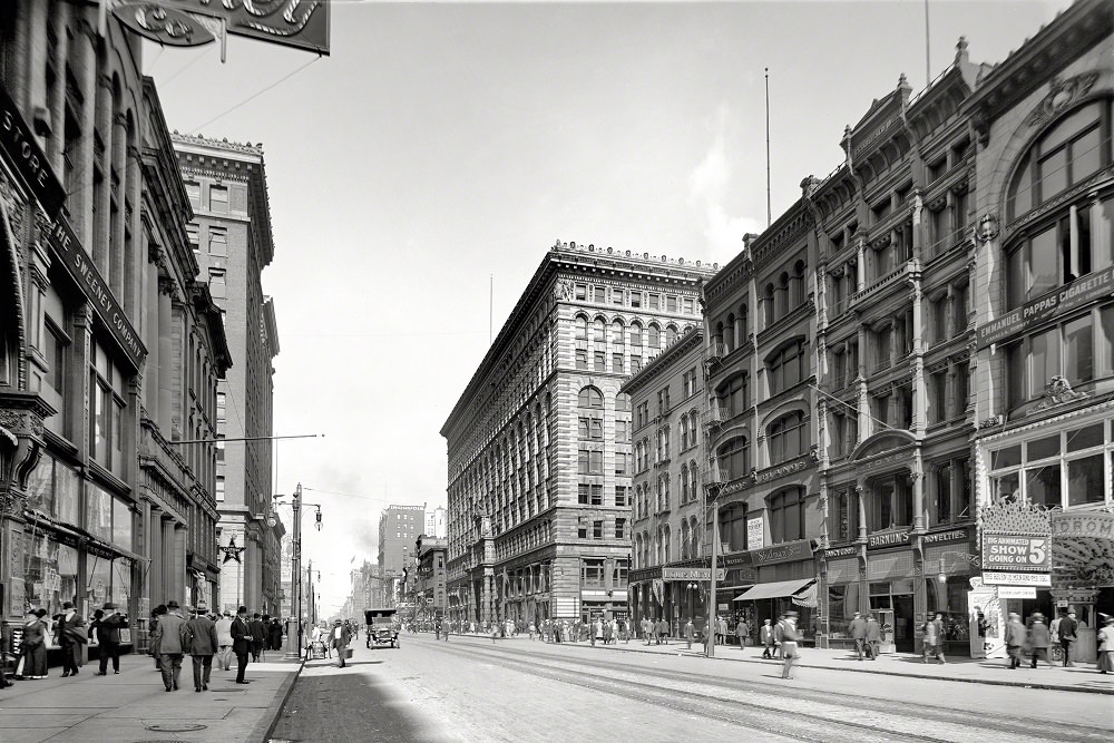 Main Street, Buffalo, N.Y. Circa 1911