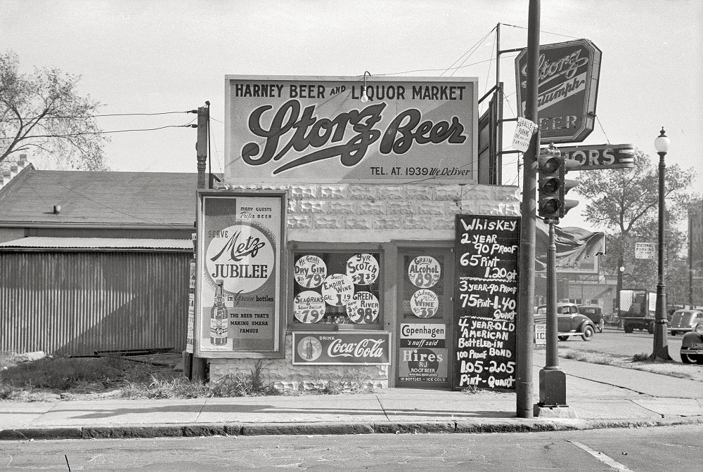 Liquor store signs, Omaha, November 1938
