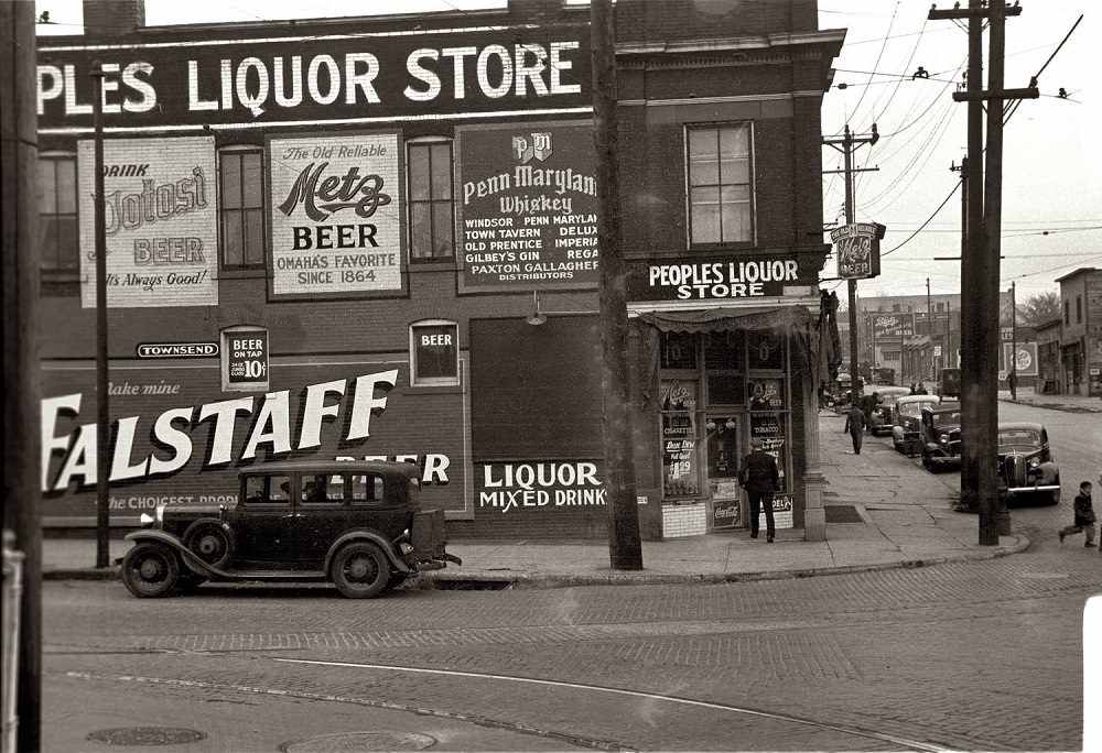 Liquor store in Omaha, November 1938