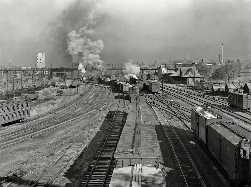 Railroad yards, Omaha, Nebraska, November 1938