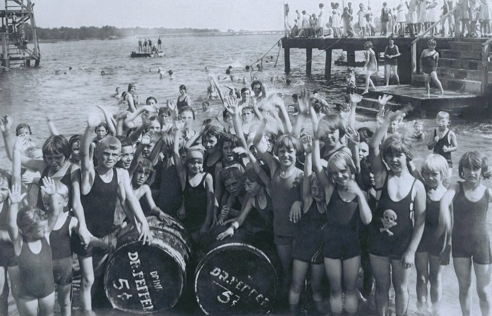 Swimmers at the Bayview, Pensacola, 1908