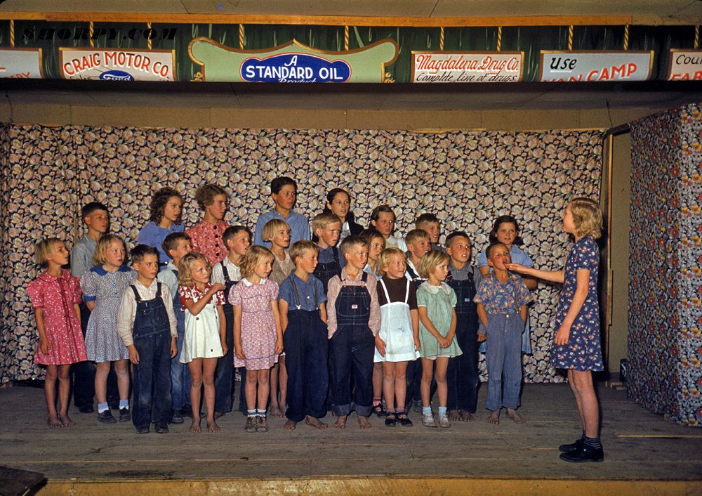 Pie Town schoolchildren singing, October 1940