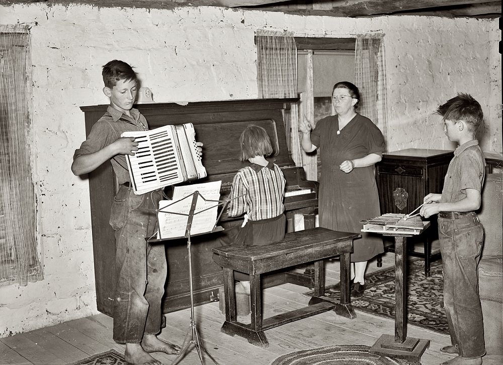 Wife of a homesteader with her WPA (Work Projects Administration) music class, , Pie Town, New Mexico, June 1940