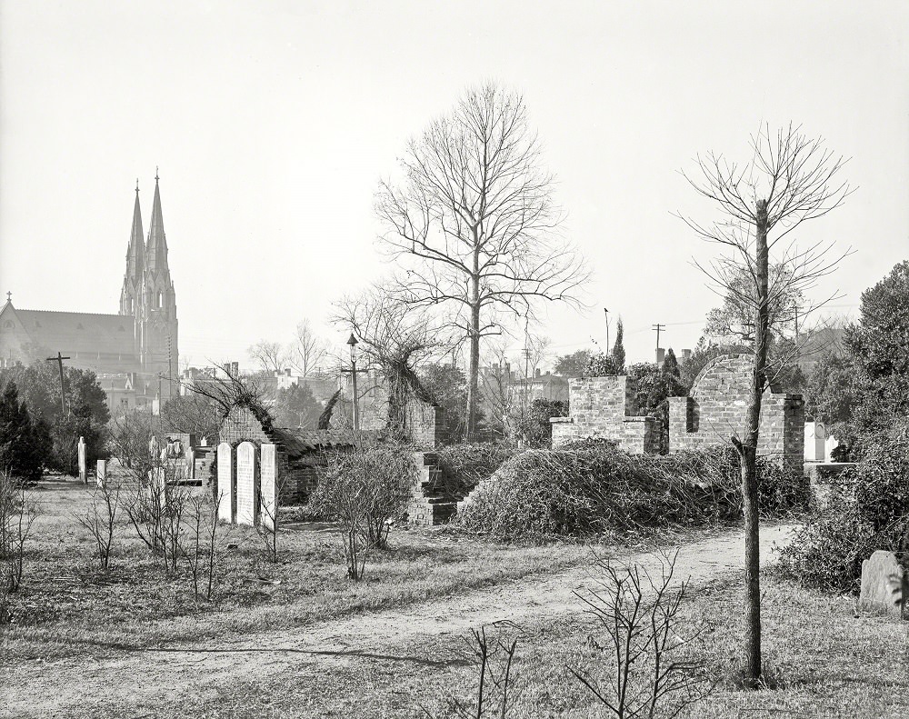 Colonial Park Cemetery, Savannah, Georgia, 1904