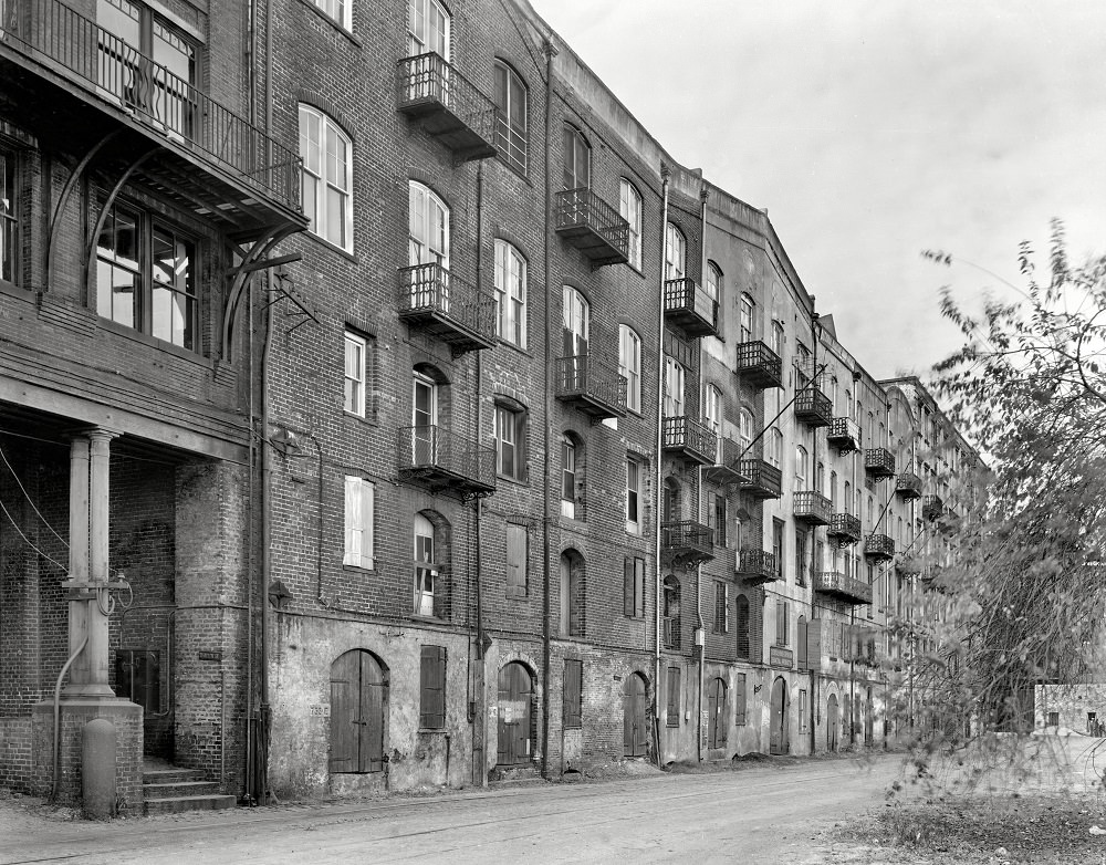 Stoddard's Lower Range from Factors Walk, River Street, Savannah, 1937