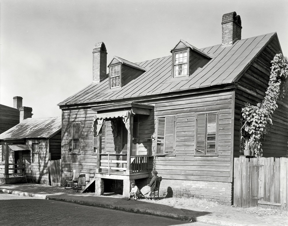 312 Gaston Street West, Savannah, Georgia, circa 1939