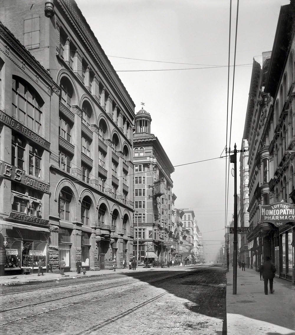 Broadway north from Olive Street, St. Louis, Missouri, circa 1900