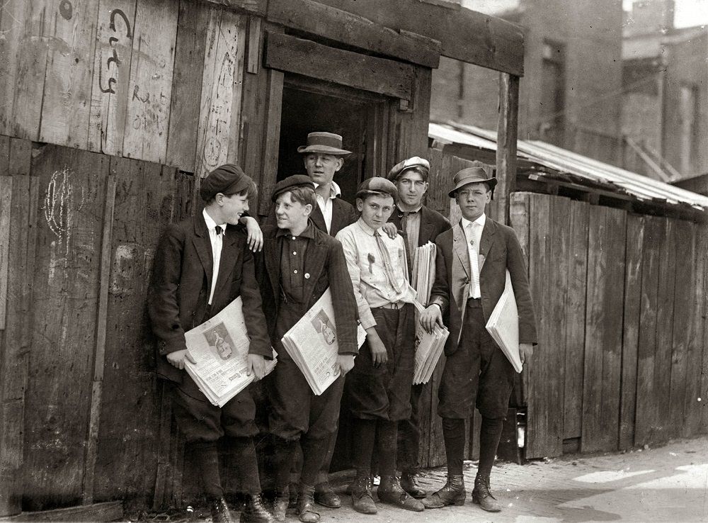 Red St. Clair and his pals hanging around Murphy's Branch, St. Louis, Missouri, 1910