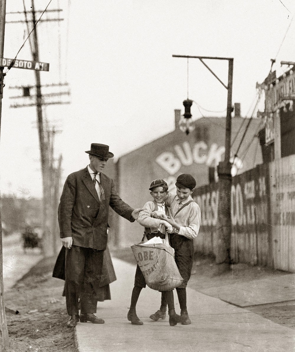 Broadway and De Soto, St. Louis, May 1910