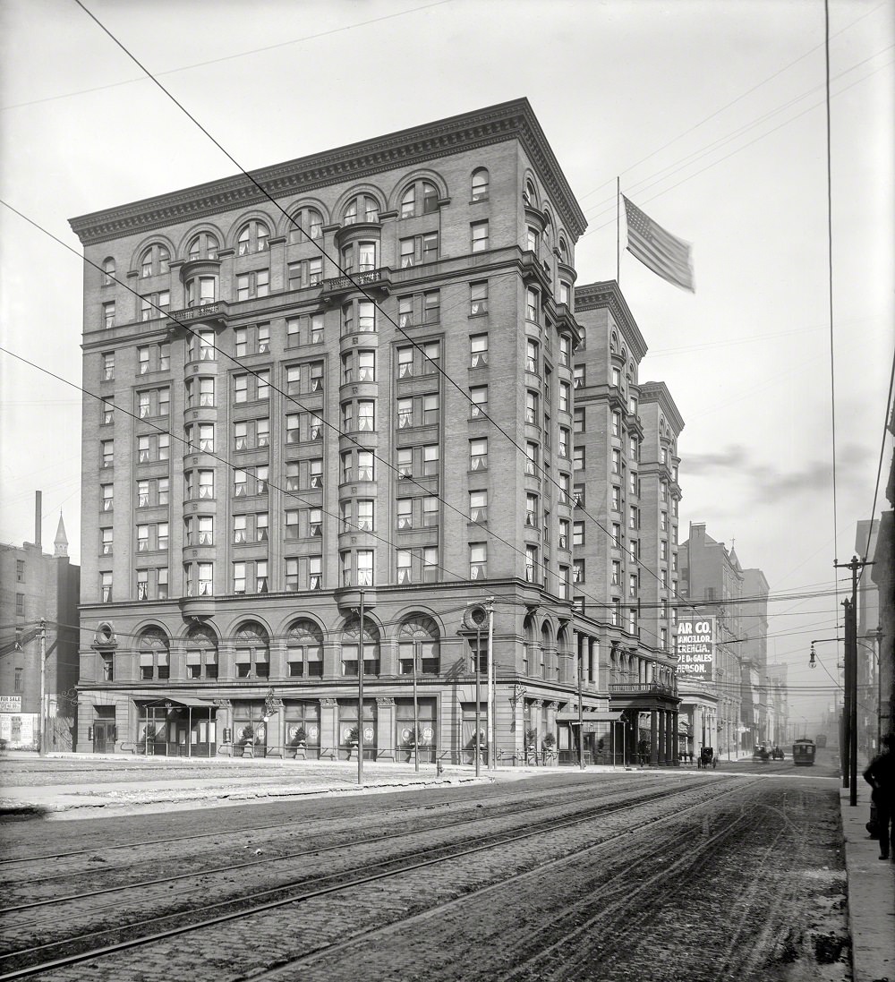 Planters Hotel, Fourth and Chestnut, St. Louis circa 1901