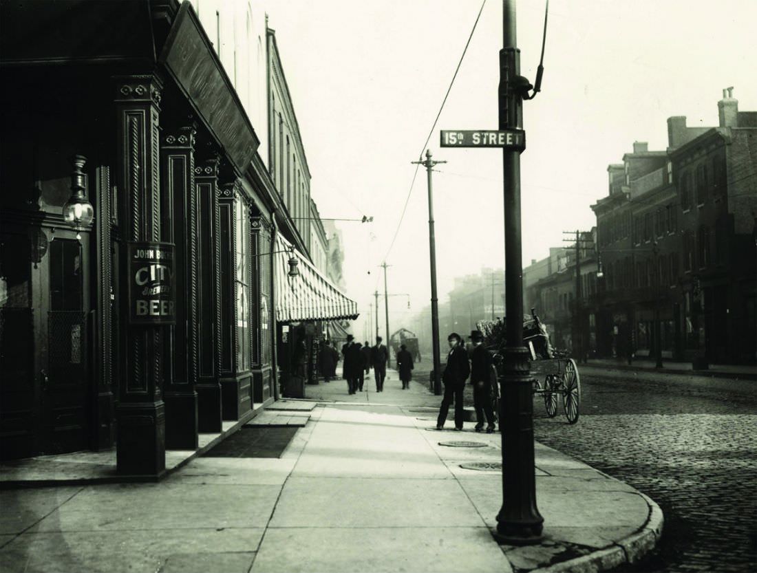 Franklin and Fifteenth streets looking west, 1900-1910