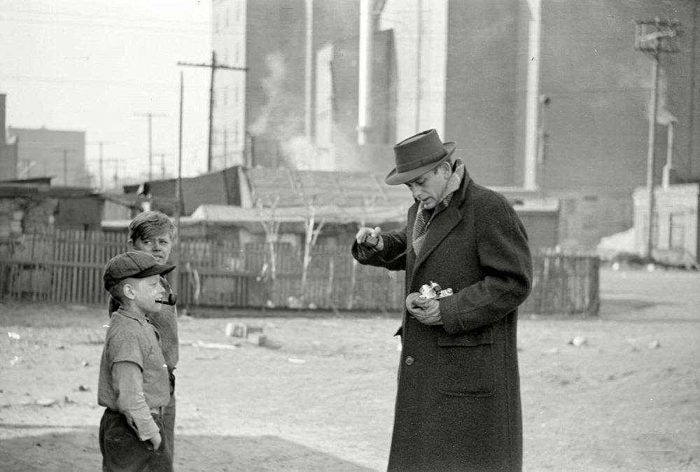 Photographer Arthur Rothstein somewhere in St. Louis, January 1939